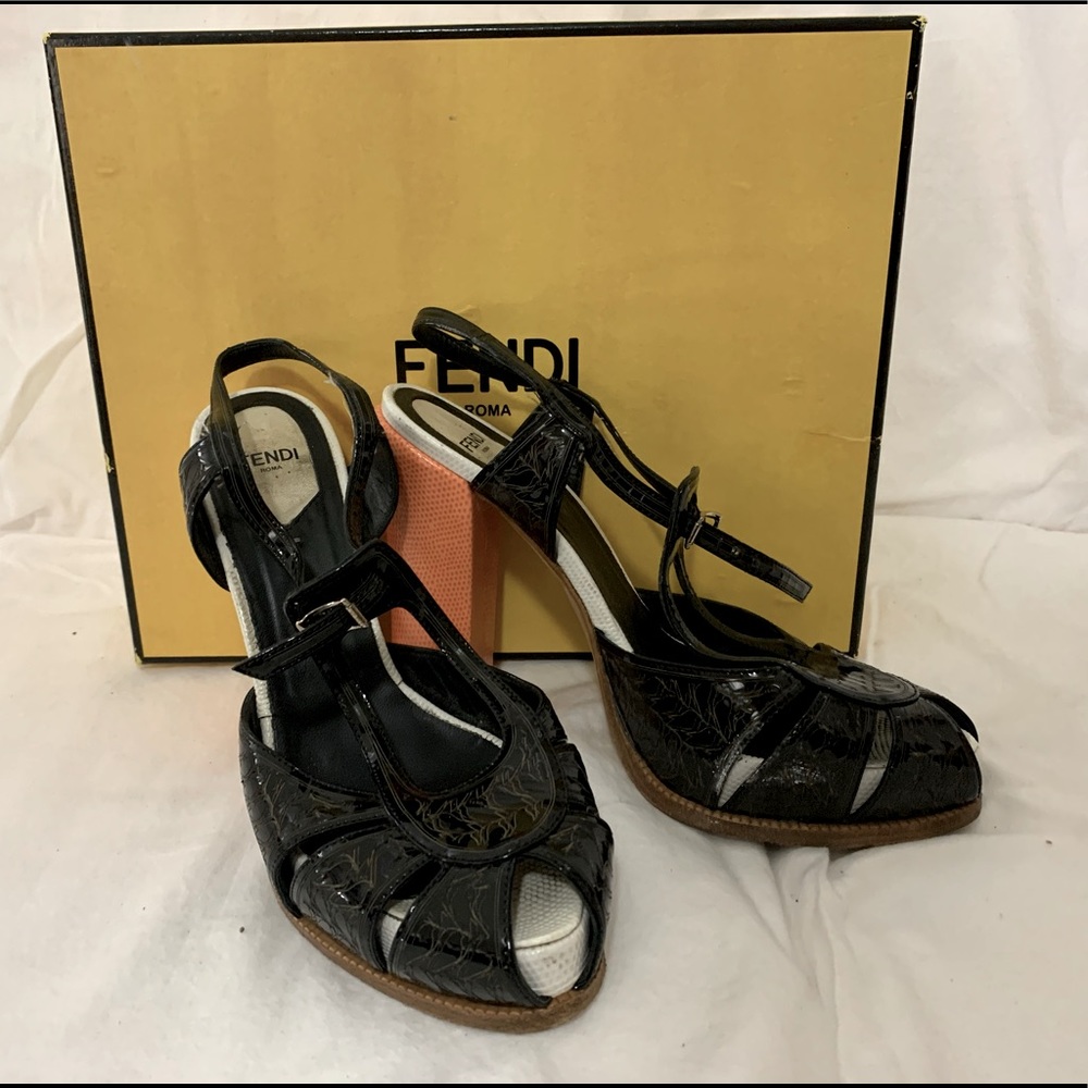 Fendi size 9 Chunky heel sandals